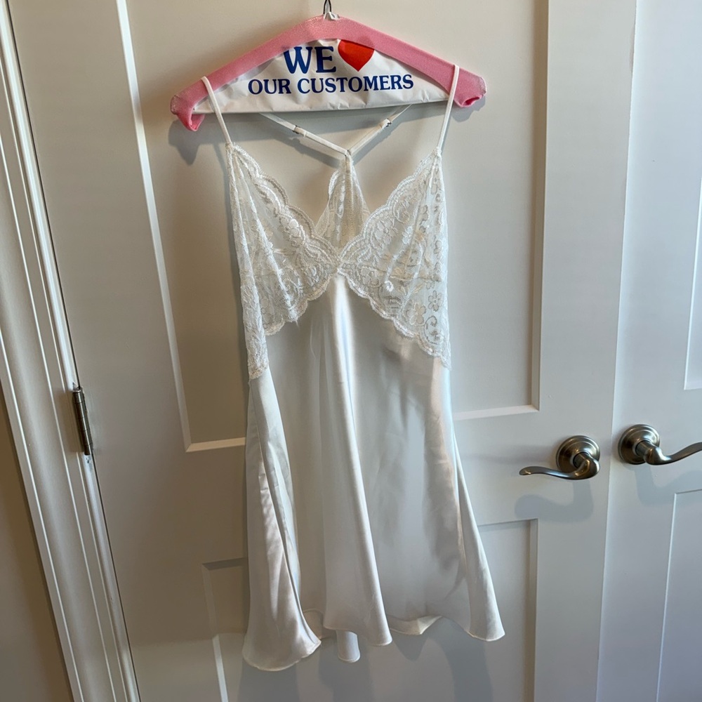 Elegant Satin Lace Slip - white - Picture 9 of 9